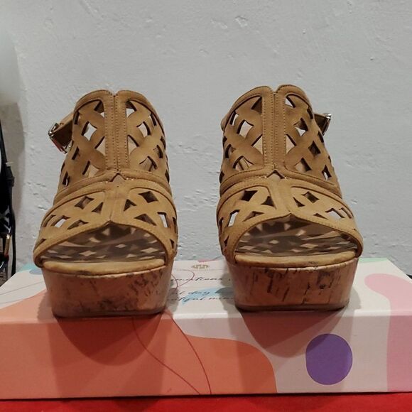 Franco Sarto Shea Tan Wedge Sandals Size 9.5 - Picture 3 of 14
